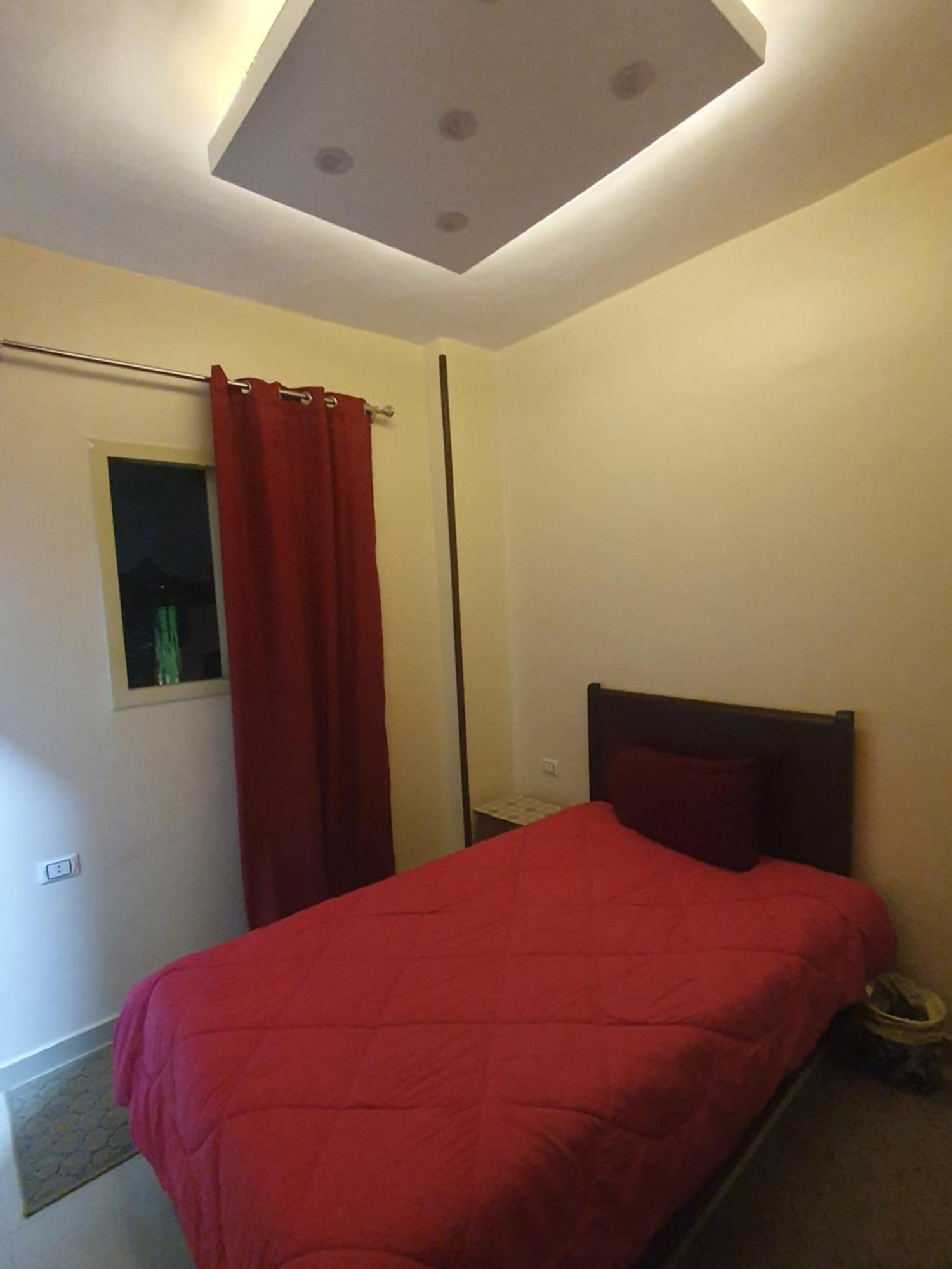 Andy Pyramids View Bed & Breakfast Kafret el-Gabal
